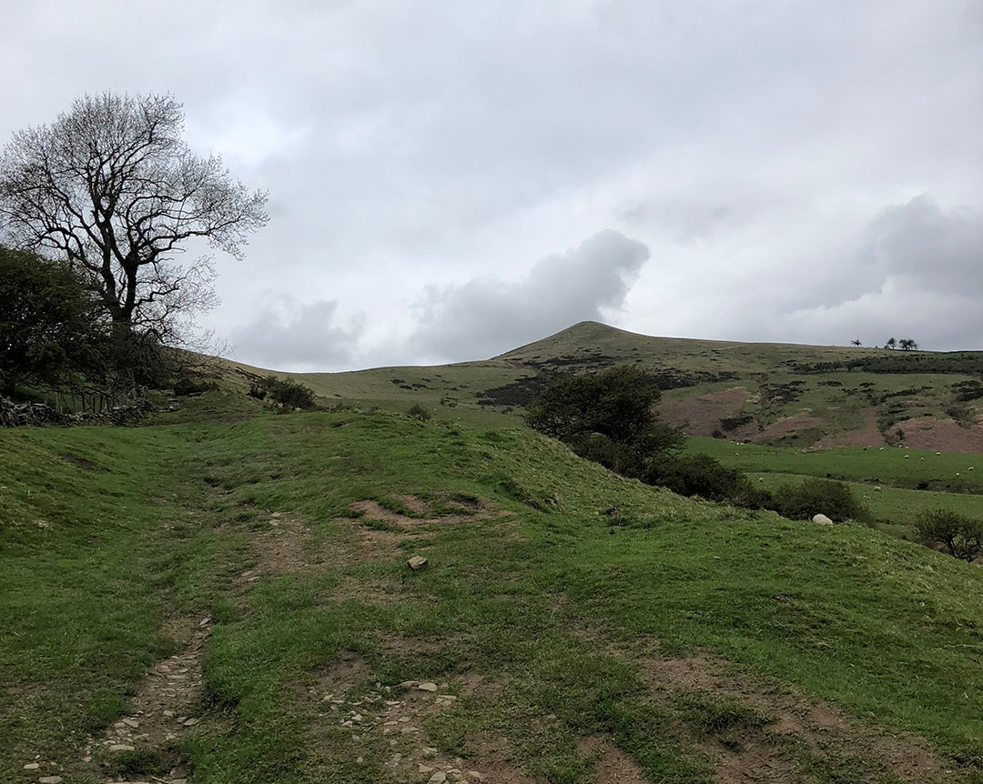 Edale Skyline - Heading up Lose Hill